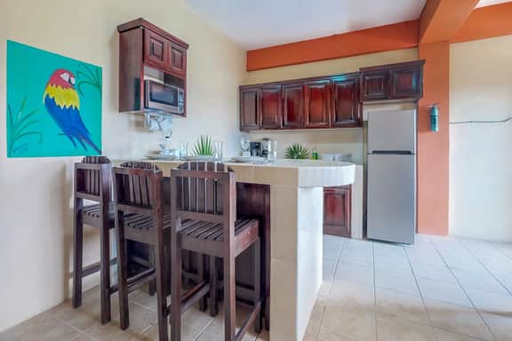 Apartment mere steps from the ocean with WiFi, partial AC, and a shared rooftop - Image 4