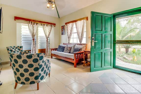 Charming Home w Central AC, Shared Pool, & Garden- Day Trip Opportunities - Image 3