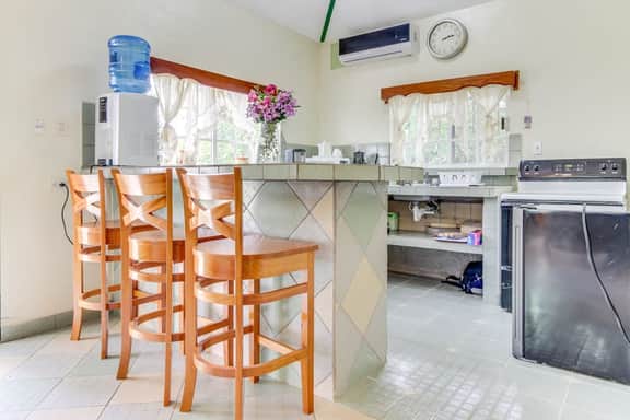 Charming Home w Central AC, Shared Pool, & Garden- Day Trip Opportunities - Image 5