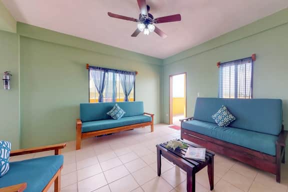 Charming apartment with ocean views from the rooftop, free WiFi & partial AC - Image 4