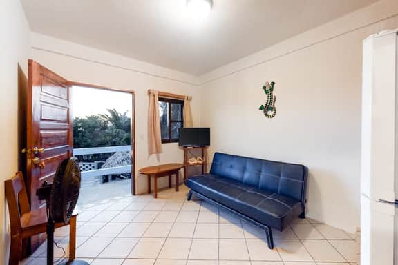 Cozy Suite for Two with WiFi, AC, Shared Pool, Grill & Sunsets from the Rooftop - Image 5
