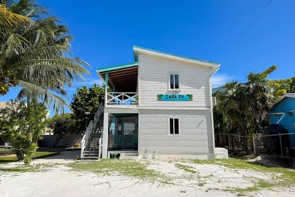 Charming island cabana with central AC, bikes & picnic area near beach - Image 4