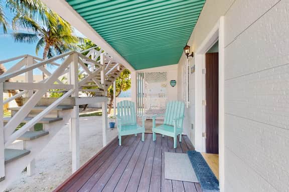 Charming island cabana with central AC, bikes & picnic area near beach - Image 2
