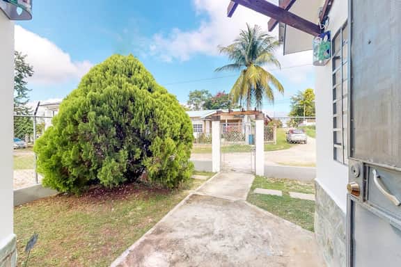Welcoming home near town with private pool, jungle views, WiFi & partial AC - Image 4