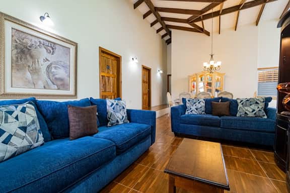 Tranquil single-level retreat with lush patio, hammock, & high-speed WiFi - Image 2