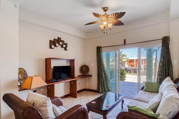 Sea-view, dog-friendly condo with pool & central AC- between the beach & lagoon - Image 2