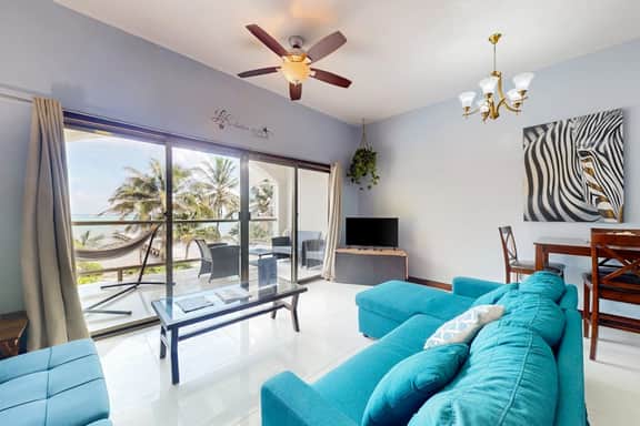 Beachfront condo with balcony, sea view, partial AC, pool, dock & kayaks - Image 5