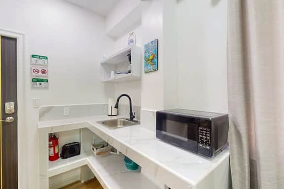 Cozy island cabana with central AC, bikes, BBQ area & walk-to-beach access - Image 5
