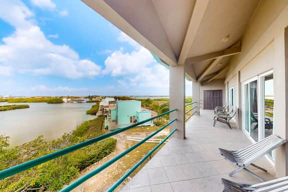 Renovated 2BR with Sunset Views at Mara Laguna - Image 2