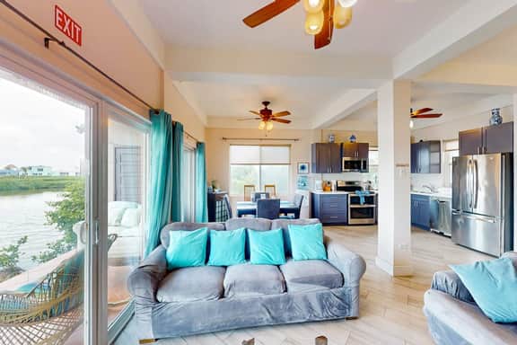Caribbean condo with ocean view, on-site pool, & private balcony - Image 5