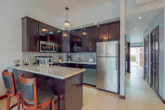 Oceanfront condo with amazing water views, partial AC, WiFi & pool - Image 5