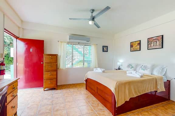 Bright studio w complimentary bikes, kitchen, picnic area, WiFi & partial AC - Image 4