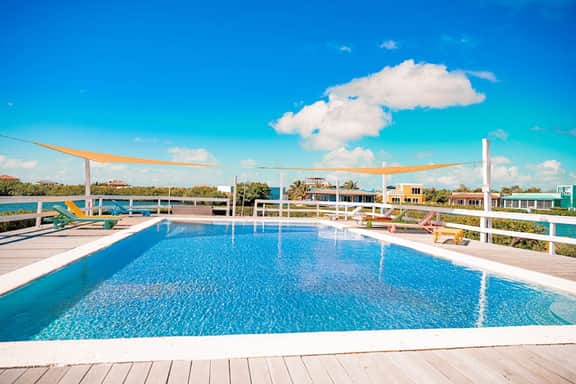 Comfortable condo with lagoon-view balcony, WiFi, AC & pool access - Image 2
