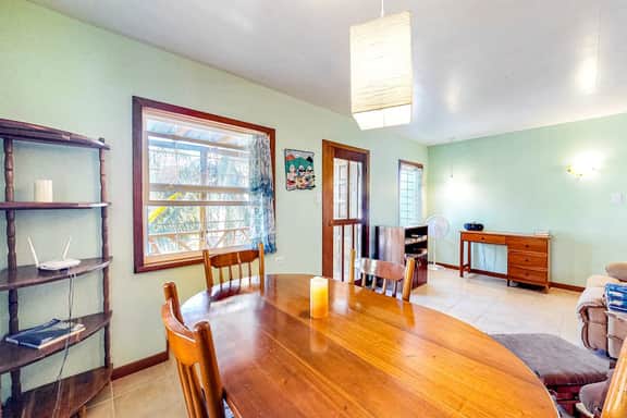 Charming guesthouse with balcony, hammock, WiFi & partial AC - walk to the beach - Image 5