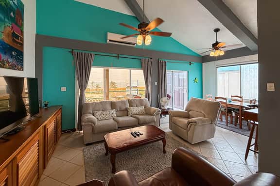 Ocean-view home with balcony, swimming pool & central AC - Image 5