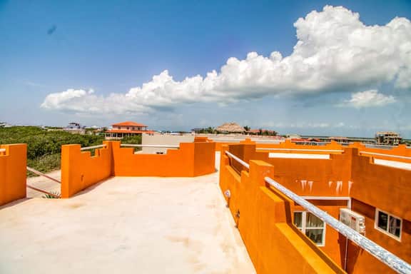 Waterfront resort villa with water views, balcony, full kitchen, & washer dryer - Image 4