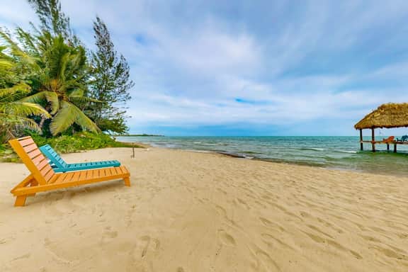 Two quiet oceanfront cabanas villa w private beach, dock, hammock, ocean view & WiFi - Image 3
