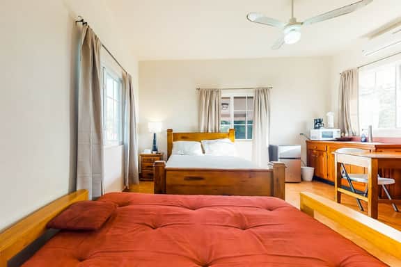 Charming studio w ocean view, deck, partial AC & WiFi - short walk to the beach - Image 2