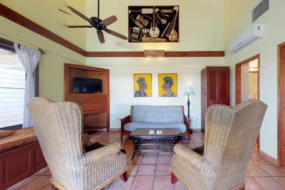 Oceanfront condo with shared pool, sea view, central AC & WiFi - walk to the beach - Image 5