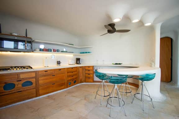 Waterfront organic architecture villa with pool & AC - near lagoon - Image 4