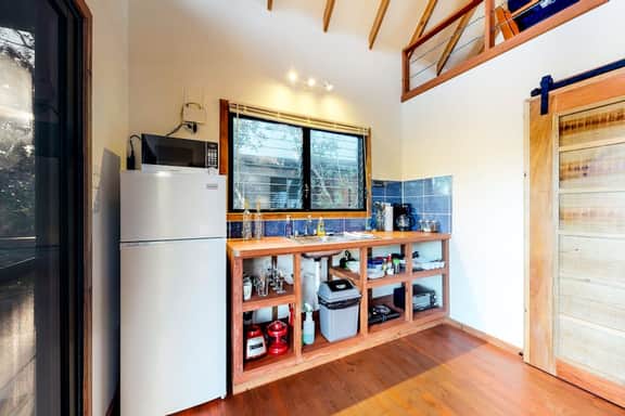 Romantic cabana with veranda, hammock, partial AC & WiFi - walk to the beach - Image 5