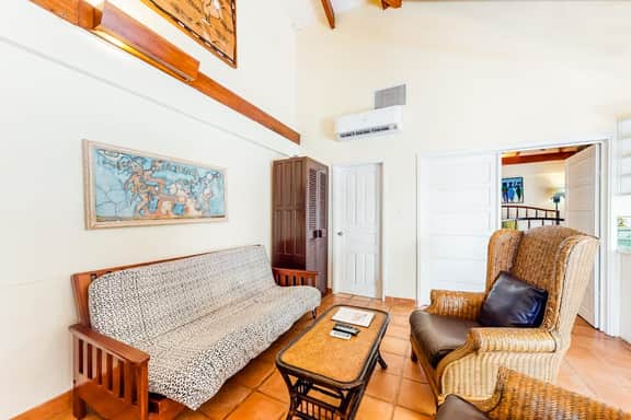 Oceanfront retreat with water view, pool, AC & free WiFi - easy beach access - Image 5