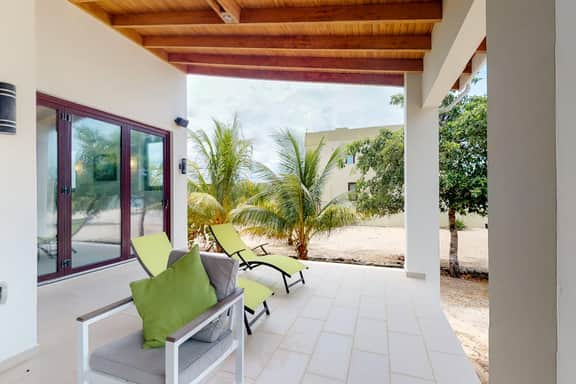Oceanfront home w private beach, ocean view, kayaks, rooftop, WiFi & partial AC - Image 5