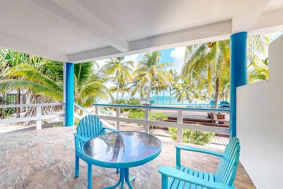 Charming, beachfront condo with shared outdoor pool, central AC, & free WiFi - Image 2