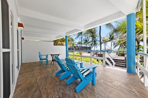Oceanfront escape with shared, outdoor pool, free WiFi, & air conditioning - Image 3
