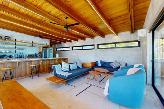 Tranquil bay-view villa with private plunge pool, open layout & breezy deck - Image 4