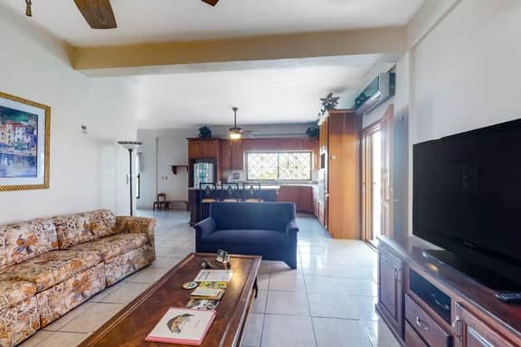 Enchanting home with pool, volleyball, mountain & city views & AC - Image 4