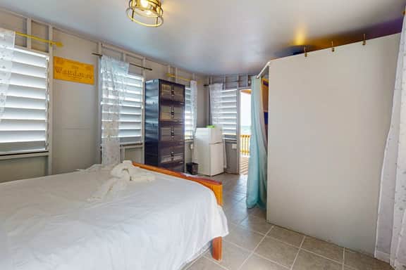 Oceanfront cabin w overwater kitchenette, sea views & private deck - Image 5