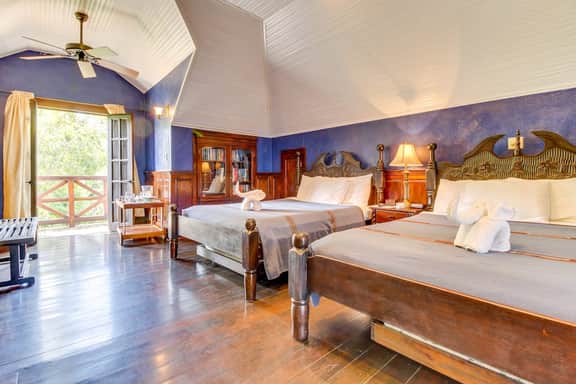 Two Riverfront Suites with Shared Infinity Pool, Balcony Views, WiFi, AC - Dogs OK - Image 3