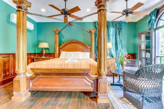 Two Riverfront Suites with Shared Infinity Pool, Balcony Views, WiFi, AC - Dogs OK - Image 2