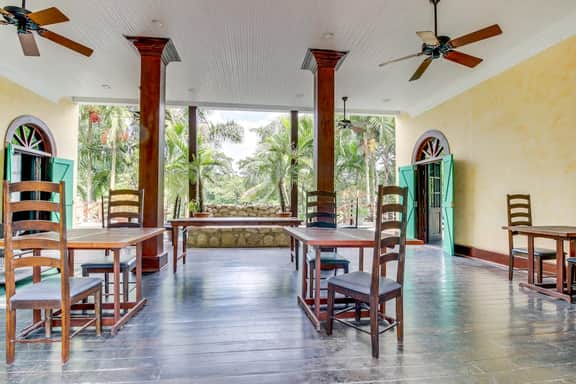 Riverfront Suite with Balcony, WiFi, AC, Infinity Pool & Forest View - Image 5