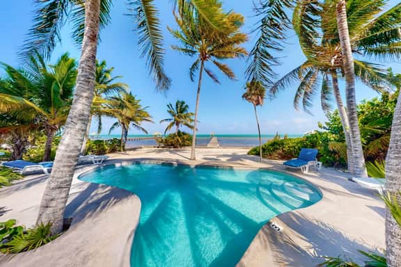 Stunning Oceanfront Villa w Private Pool, Dock, Ocean View, Partial AC & WiFi - Image 3