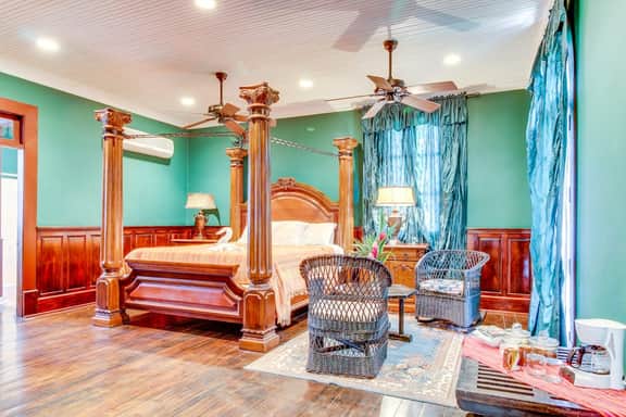 Lovely Riverfront Suite w Balcony, WiFi, AC, Pool & Gorgeous View - Image 2
