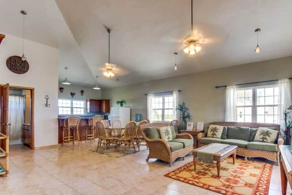 Stunning Ocean Views, Pool, Partial AC, Strong WiFi, & Oceanfront Location - Image 2