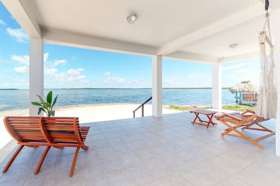 Waterfront home in a quiet area with amazing views, pool, lanai & hammock - Image 2