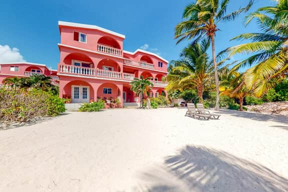Romantic beachfront getaway with ocean views, pool, WiFi & partial AC - Image 4