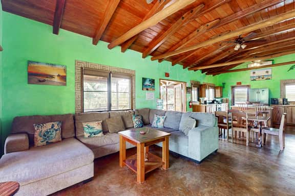 Waterfront villa with private pool, balcony, partial AC, fast WiFi - near beach - Image 4