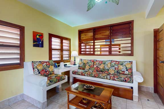Ocean view condo w shared pool, free WiFi & partial AC - steps from the ocean - Image 3