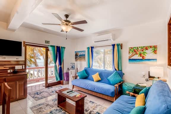 Beachfront condo with beach access, dock, pool, balcony, & ocean views - Image 4