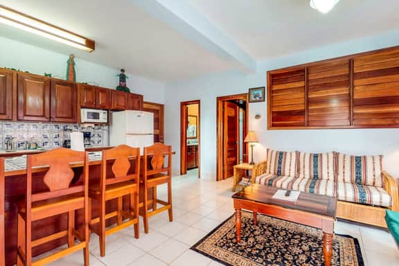 Ocean-view apartment in a beachfront resort with shared pool, WiFi & partial AC - Image 5