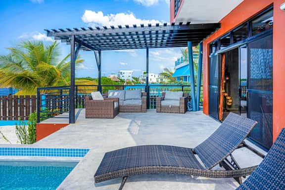 Oceanfront villa w inviting pool, breathtaking views, tranquil surroundings - Image 2