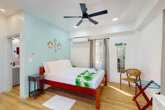 Charming island cabana with central AC, bikes & picnic area near beach - Image 1