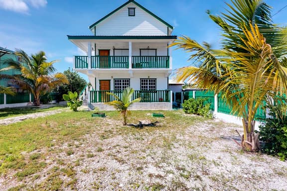 Entire duplex with patio, balcony, partial AC & WiFi - next to a Caribbean beach - Image 1