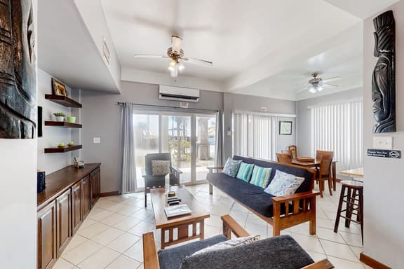 Spacious ground-floor condo with pool & patio - walk to ocean - Image 1