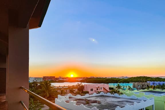 Lagoon-front suite with a balcony, breathtaking views, AC & a pool - Image 1