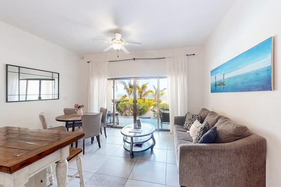 New oceanfront condo w shared pool, dock, two kayaks, partial AC, strong WiFi - Image 1
